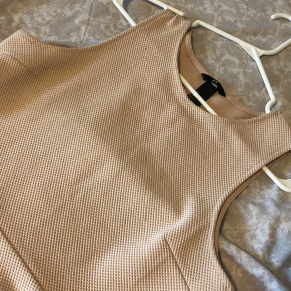 H&M Large Top - Picture 2 of 3